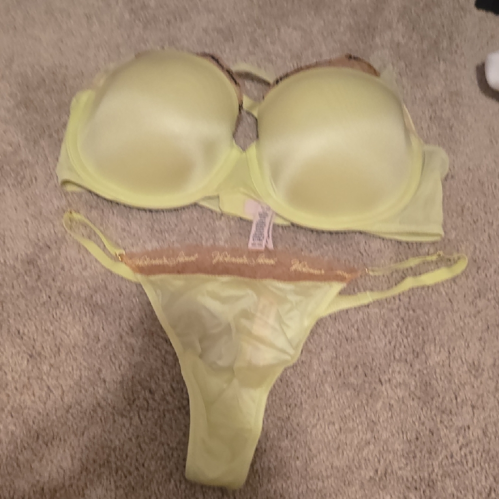 Victoria's Secret Light Yellow Bra Set